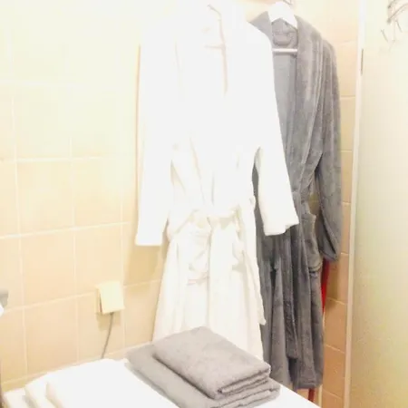 Welcome To Messe! Two-bedroom Smartapartment &balcony