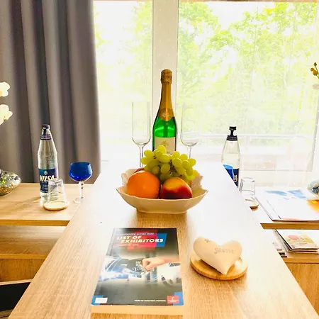 Welcome To Messe! Two-bedroom Smartapartment &balcony Hanower