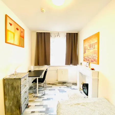 Welcome To Messe! Two-bedroom Smartapartment &balcony Apartment