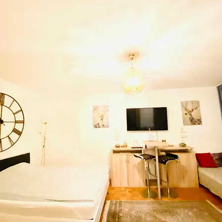 Welcome To Messe! Two-bedroom Smartapartment &balcony *