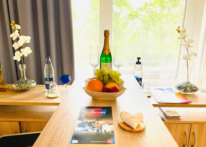 Welcome To Messe! Two-bedroom Smartapartment &balcony Ганновер