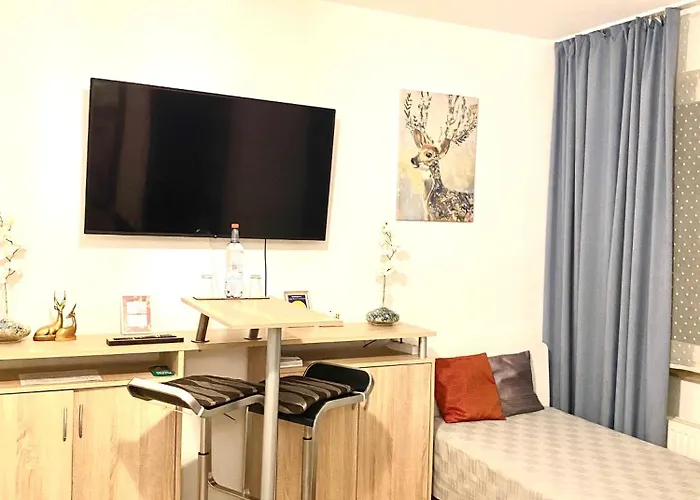 Апартаменты Welcome To Messe! Two-bedroom Smartapartment &balcony *